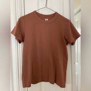 Uniqlo crew neck tshirt